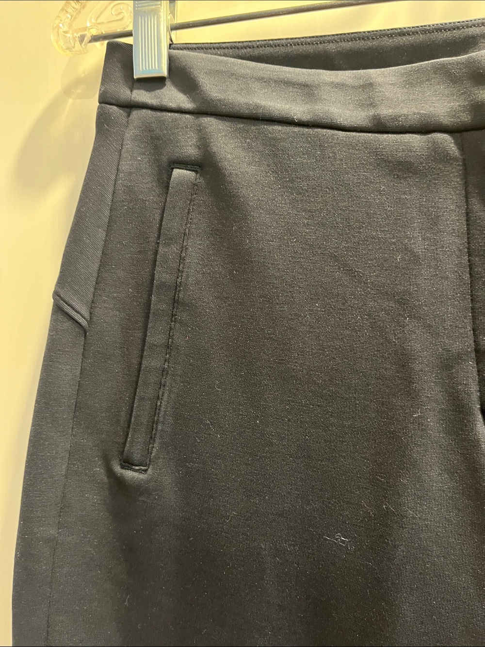 Lululemon On The Move Straight Leg Trouser style Pants in Black - Picture 7 of 15